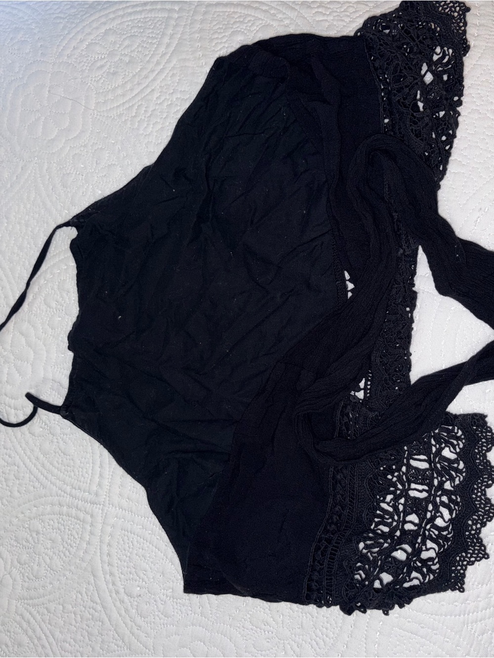 Abercrombie & Fitch Black Crochet-Hem Halter Crop Top